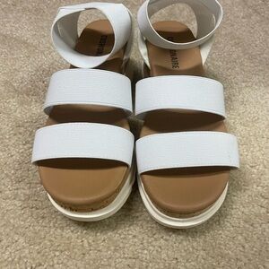 Cushionaire Sandals